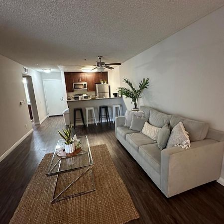Incredible Two Bedroom Hollywood Apartments Free Parking Los Angeles Dış mekan fotoğraf