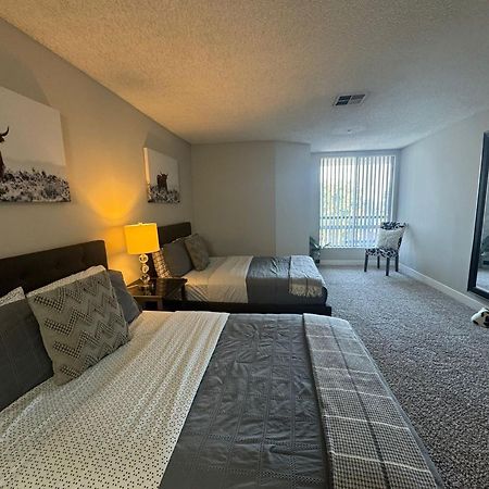 Incredible Two Bedroom Hollywood Apartments Free Parking Los Angeles Dış mekan fotoğraf