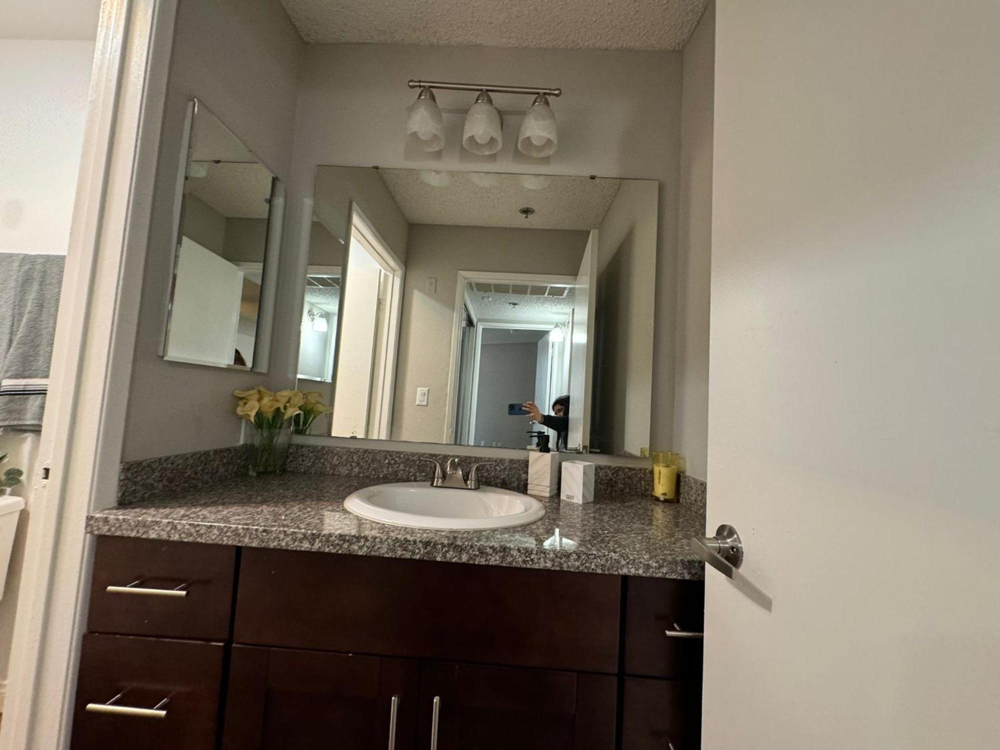 Incredible Two Bedroom Hollywood Apartments Free Parking Los Angeles Dış mekan fotoğraf