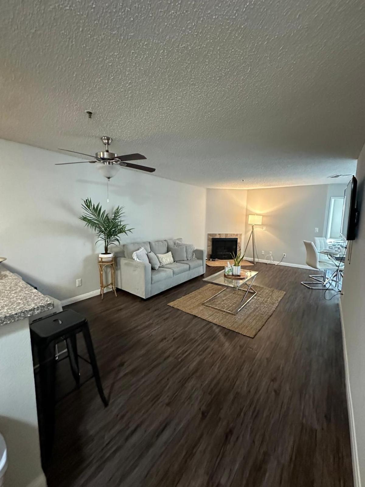 Incredible Two Bedroom Hollywood Apartments Free Parking Los Angeles Dış mekan fotoğraf