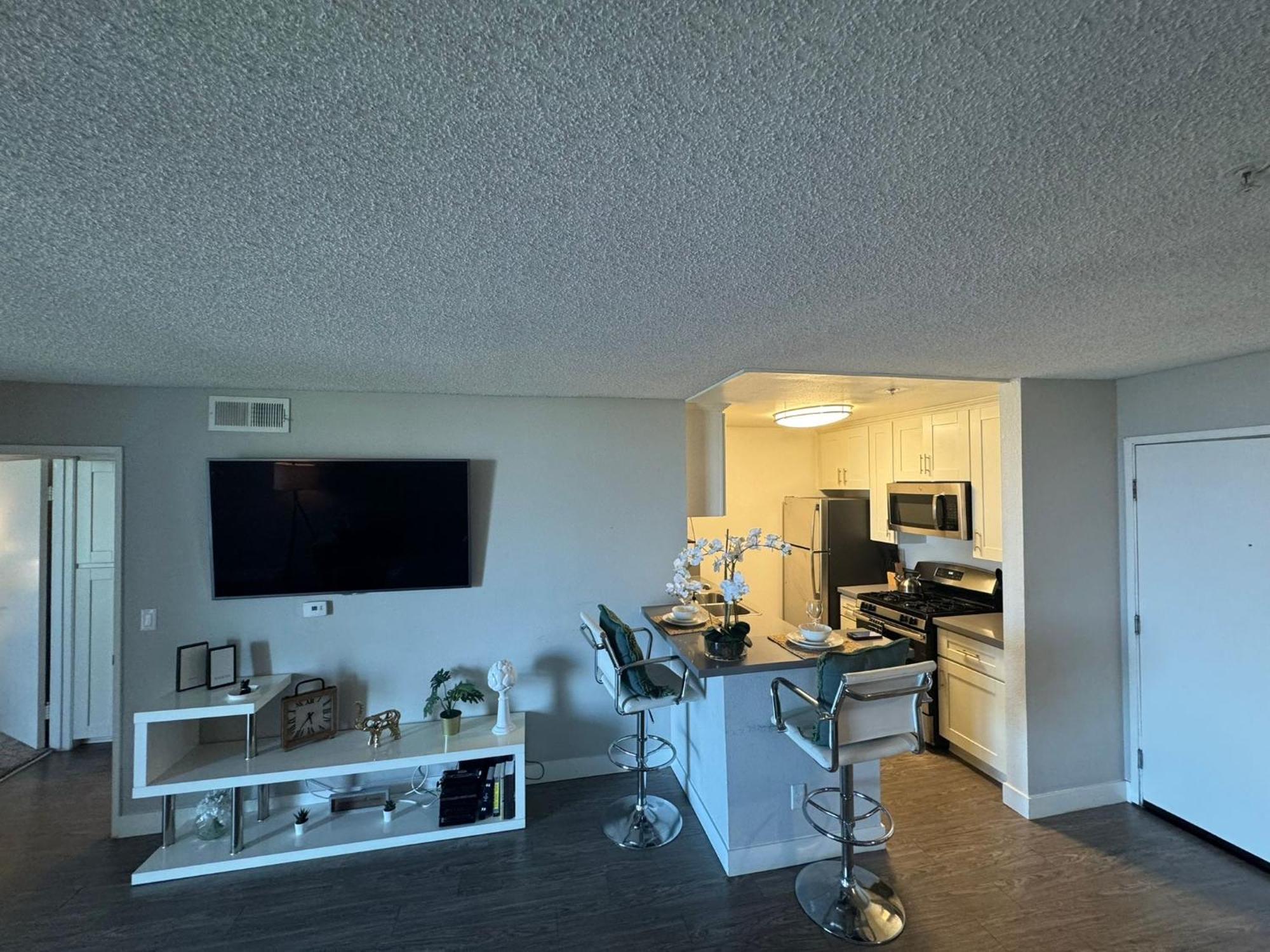 Incredible Two Bedroom Hollywood Apartments Free Parking Los Angeles Dış mekan fotoğraf