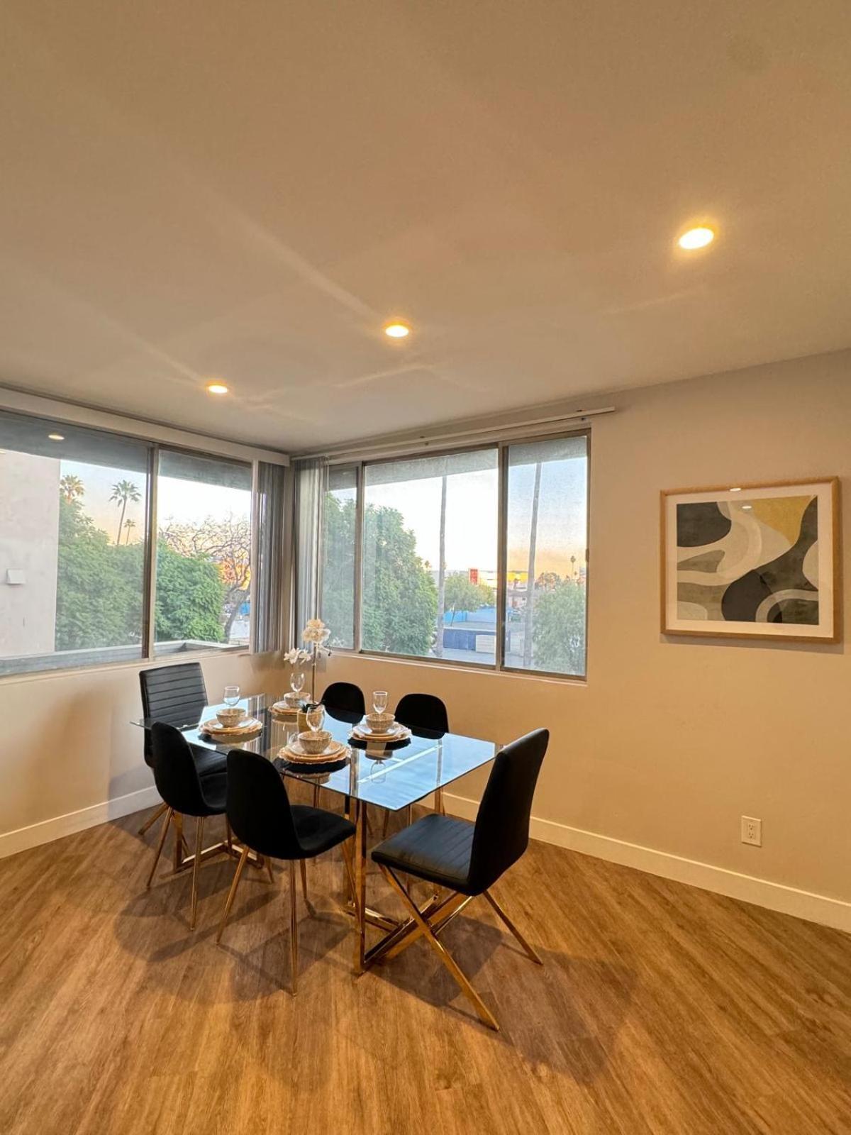 Incredible Two Bedroom Hollywood Apartments Free Parking Los Angeles Dış mekan fotoğraf