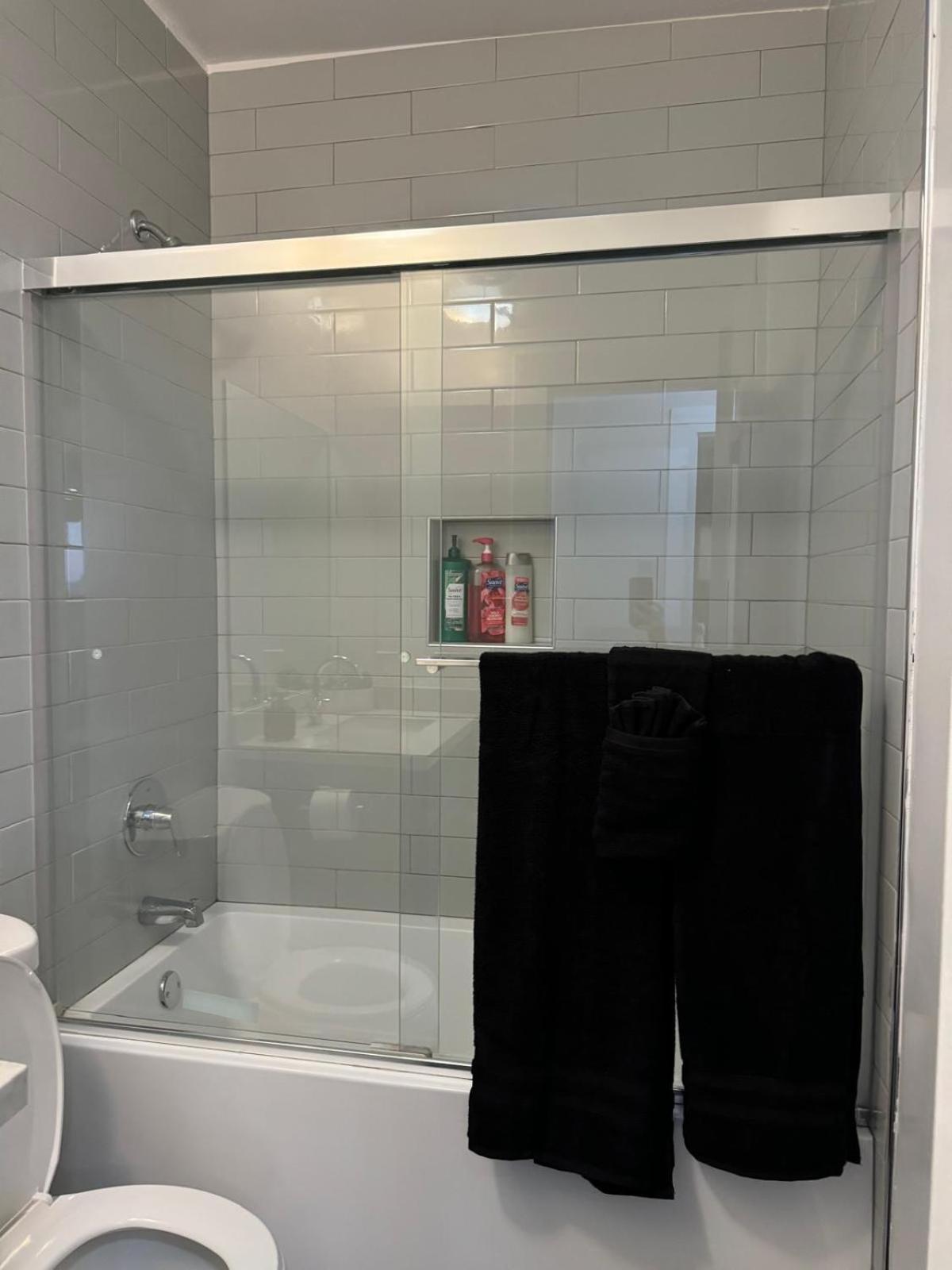 Incredible Two Bedroom Hollywood Apartments Free Parking Los Angeles Dış mekan fotoğraf
